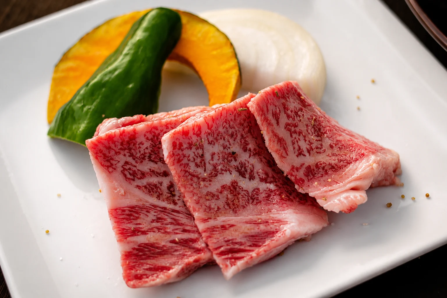 霜降り仙台牛と彩り野菜の盛り合わせ